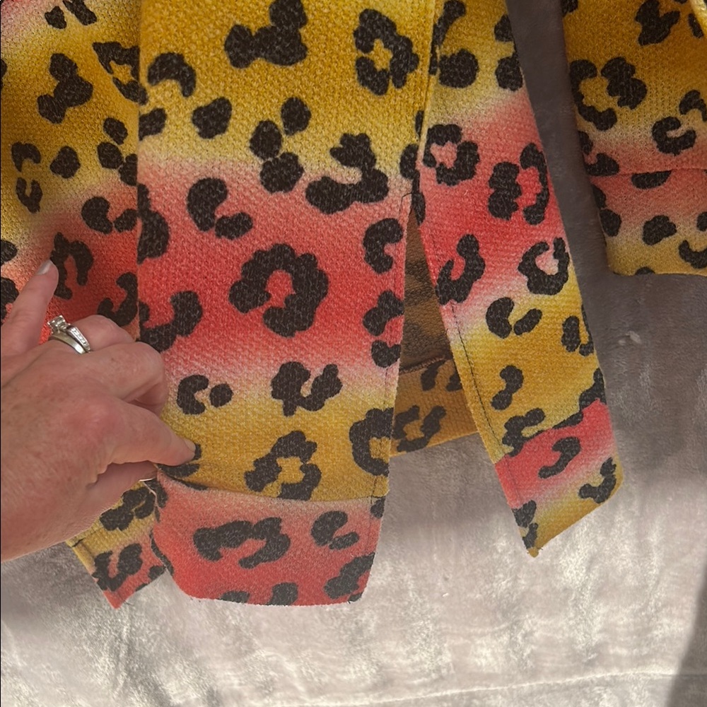 Zenana Outfitters Yellow & Red Leopard Oversized Relaxed Fit - Picture 3 of 5